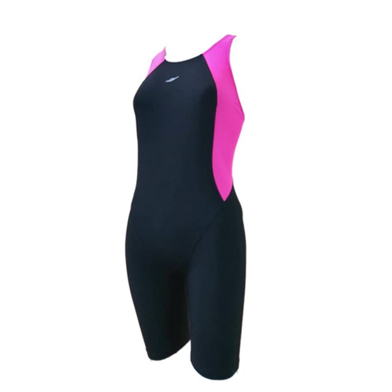 OPEN BACK Body Suit Knee Racing Swimwear ชุดวันพีชหลังโอเหนือเข่า ผ้าพื้นสีดำ แถบสีชมพู DVRW2230001